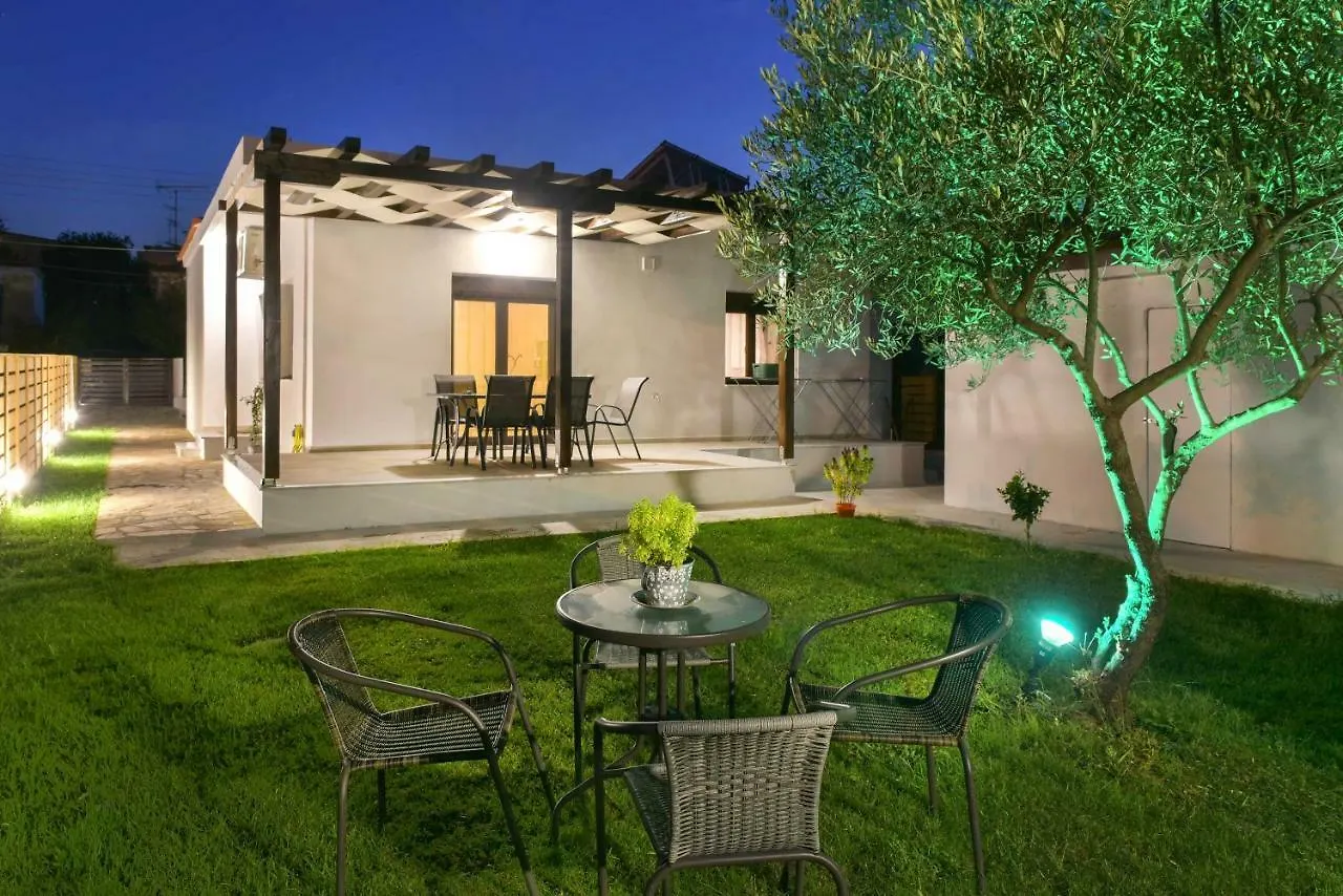 Νautilus Luxury Apartments 이에리소스 펜션