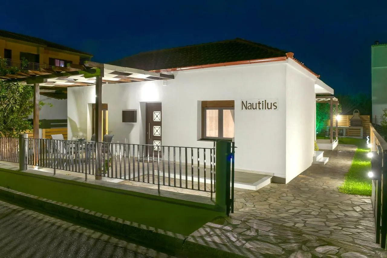 펜션 Νautilus Luxury Apartments 이에리소스 그리스